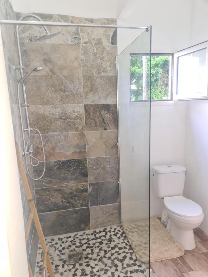 Kami Lodge F3 Jacuzzi Riviere-Salee Bagian luar foto