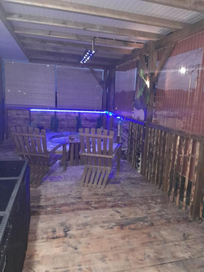 Kami Lodge F3 Jacuzzi Riviere-Salee Bagian luar foto